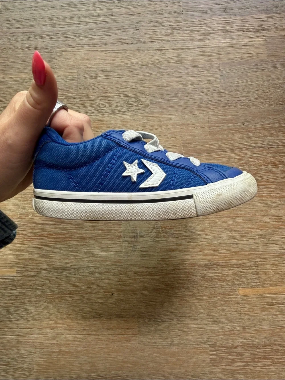 Converse youth low